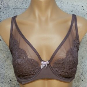 Nwt Victoria's Secret lace bra size 32DDD
